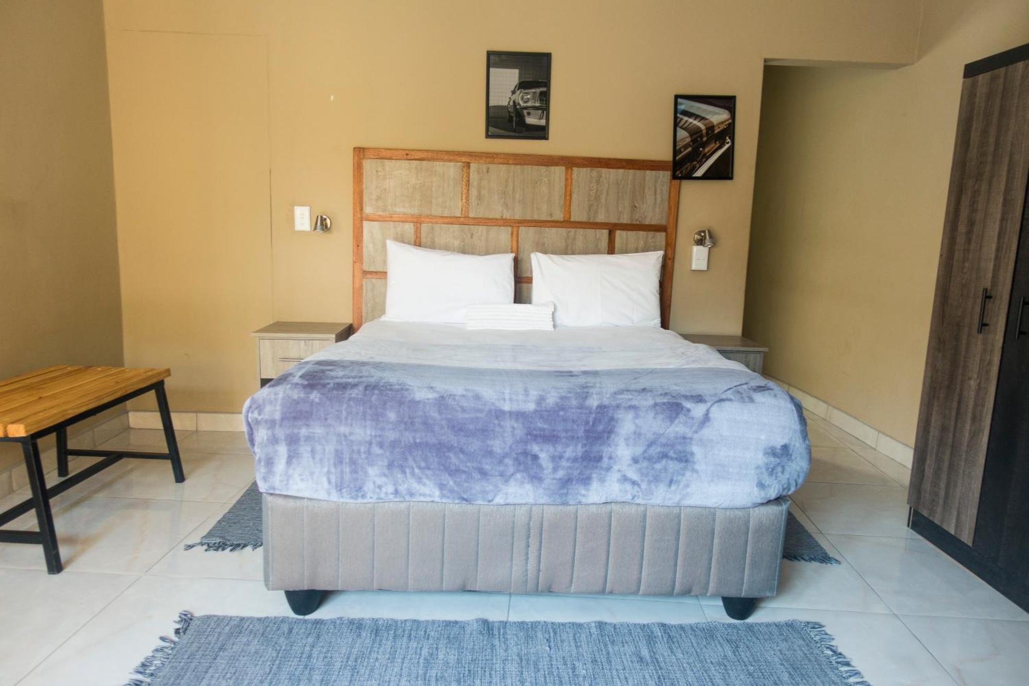 לינה וארוחת בוקר Ondangwa Rest Camp מראה חיצוני תמונה